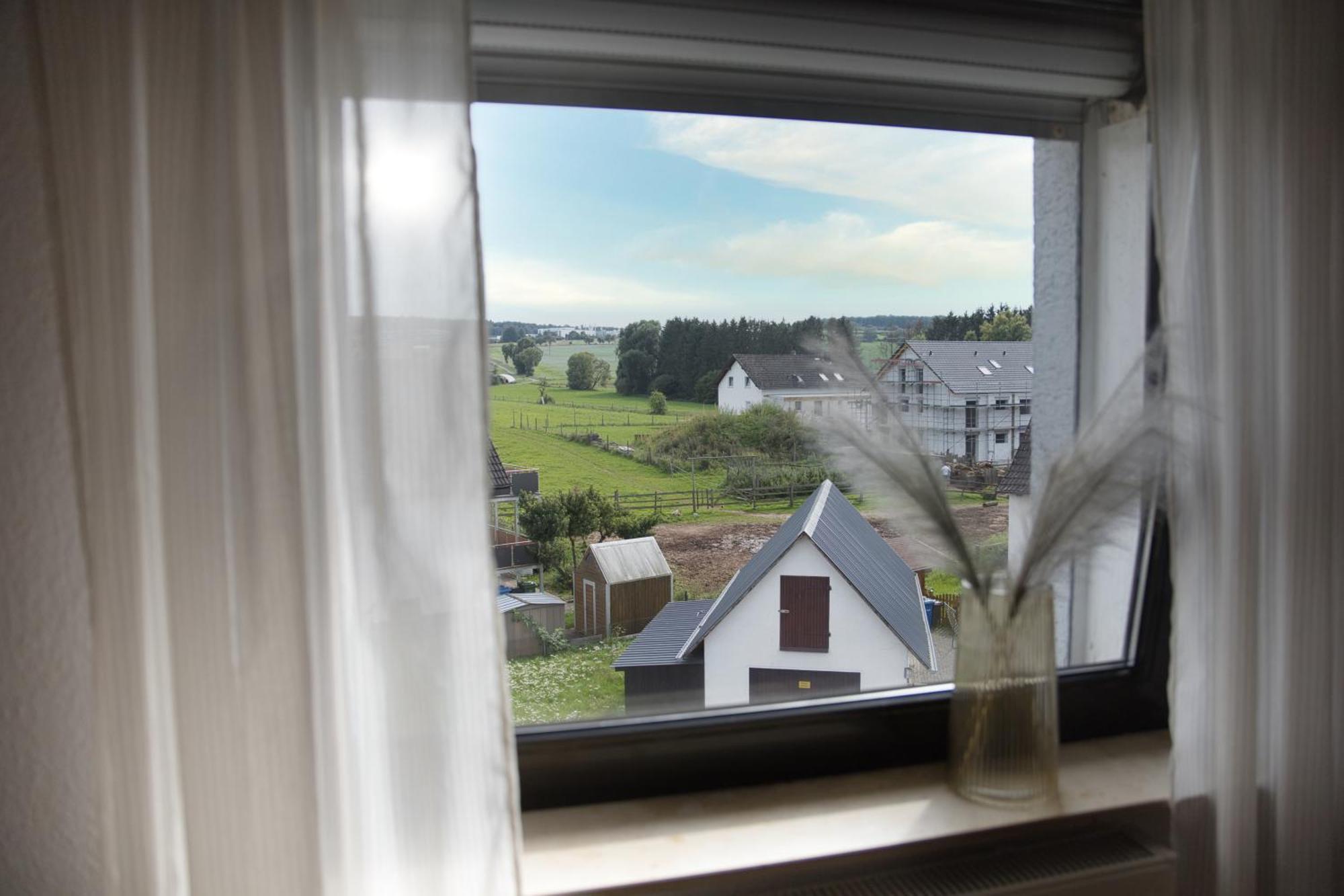 Dg-wohnung Mit Sonnigem Balkon * Marburg