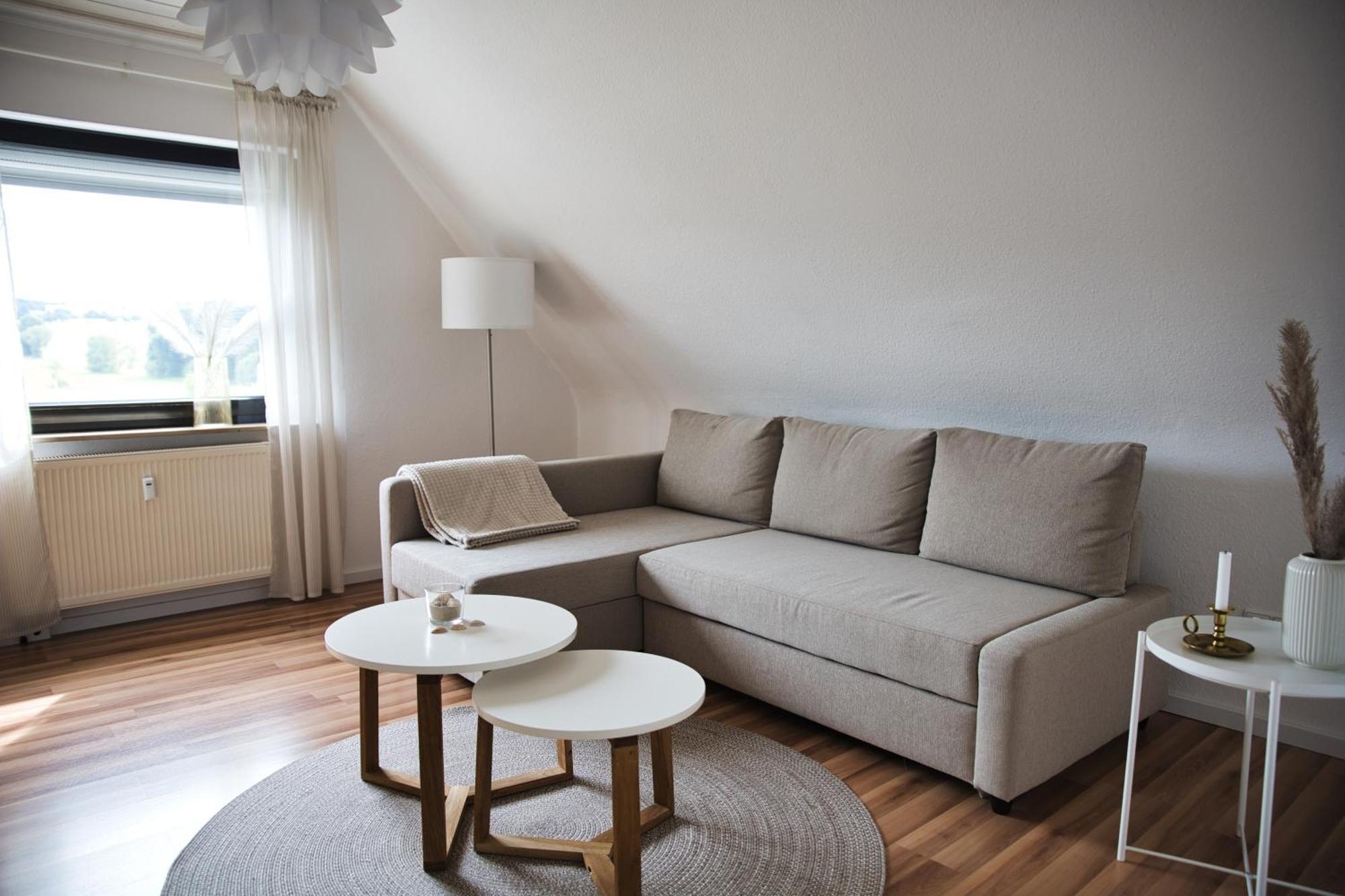 Dg-wohnung Mit Sonnigem Balkon