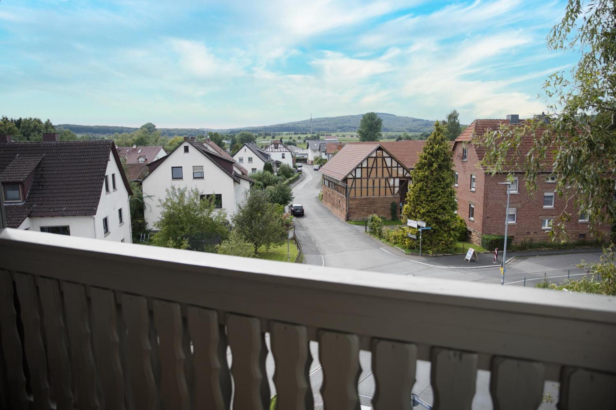 Dg-wohnung Mit Sonnigem Balkon Apartament